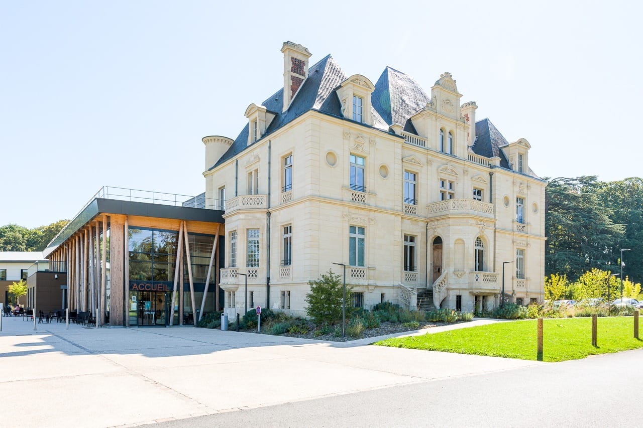 Photographe entreprise-Renaissance au Château du Tillet : L’Art du Bardage James Hardie